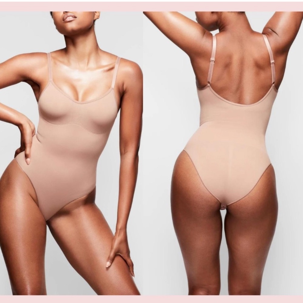 SKIMS / SEAMLESS SCULPT BRIEF BODYSUIT, cream clay color. - Picture 3 of 10